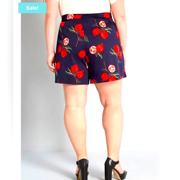 Collectif Pomegranate Shorts - Picture 3 of 3